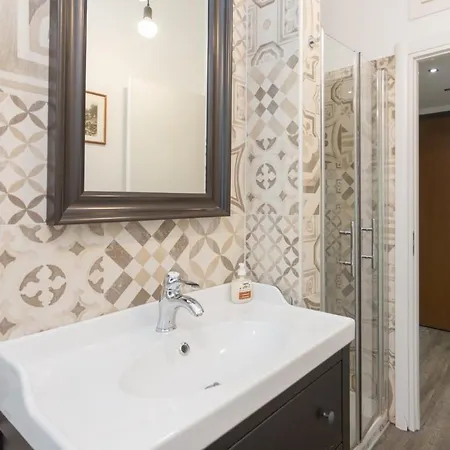 Lust Naviglio Apartman Milánó